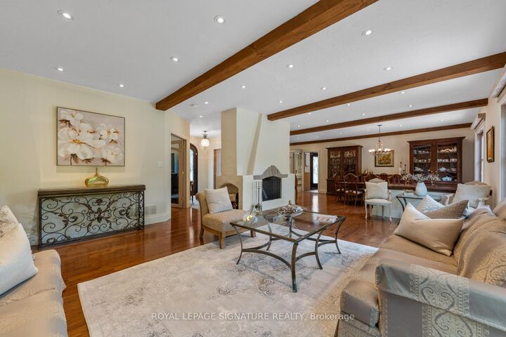 Property Photo: 30 Kingswood Drive ON L7B 1K8