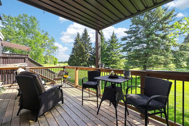 Property Photo: 174 Green Briar Road 3 ON L9R 1X9