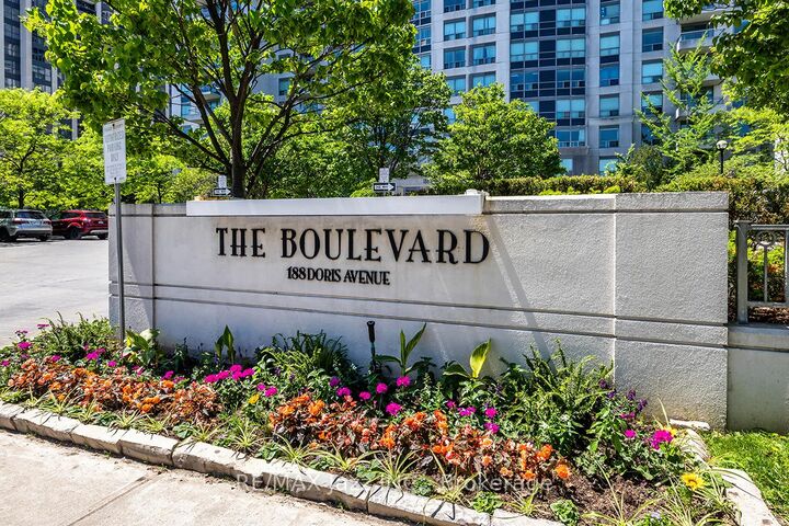 Property Photo:  188 Doris Avenue 1407  ON M2N 6Z5 
