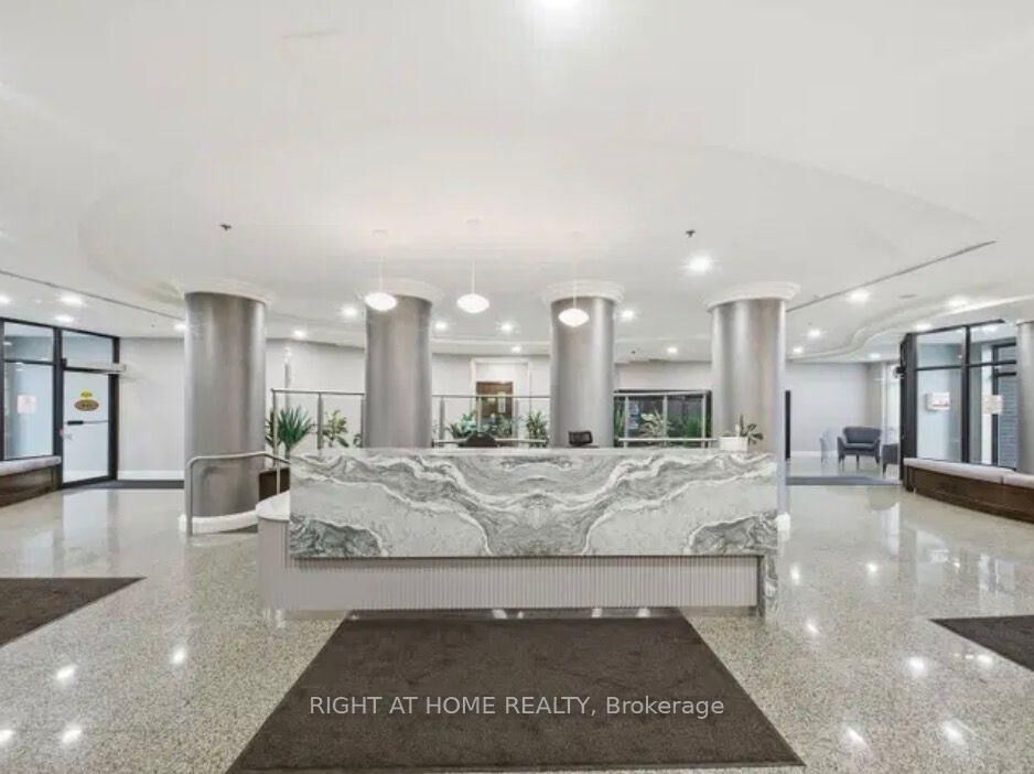 Property Photo: 233 Beecroft Road 111 ON M2N 6Z9