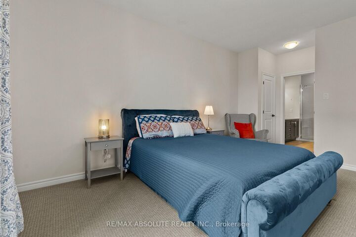 Property Photo: 231 Shinny Avenue ON K2B 0V9