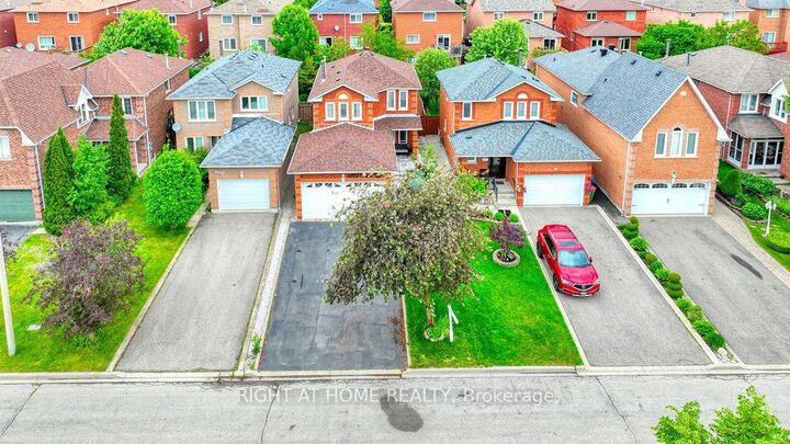 Property Photo: 4769 Rosebush Road ON L5M 5N1