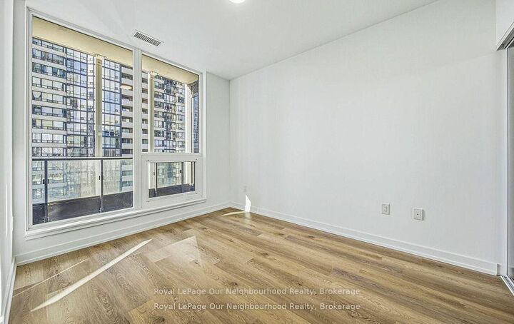 Property Photo: 395 Square One Drive 412 ON L5B 0P6