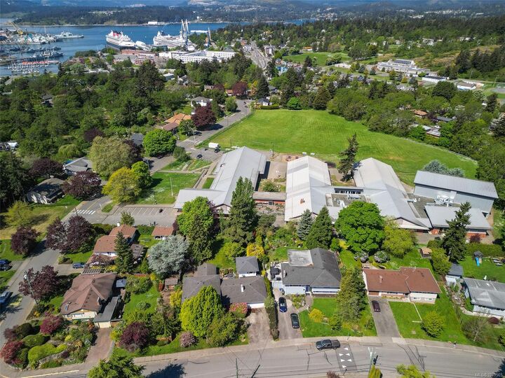 Property Photo:  726 Rockheights Ave  BC V9A 6J3 