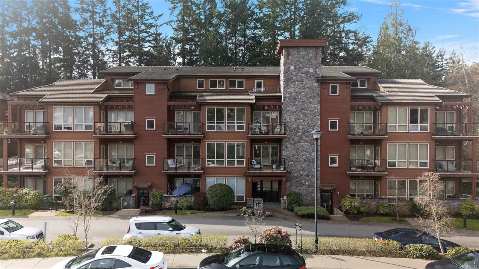 Property Photo:  631 Brookside Rd #205  ON L1L 1L1 