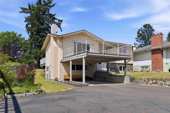 Property Photo:  564 Oconnell Pl  BC V8Z 2C4 