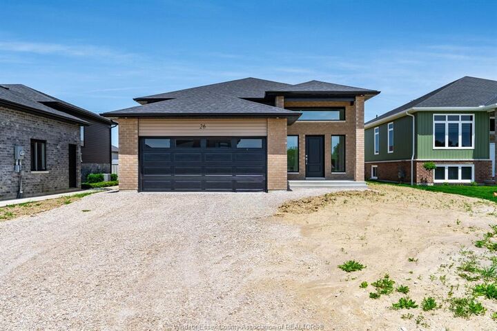 26 Hawthorne Crescent — photo 1