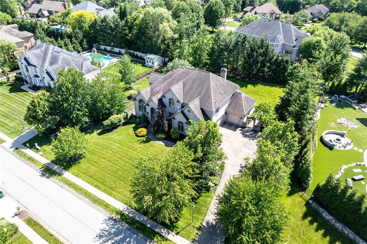 Property Photo: 2114 N Villa Ct PA 15044