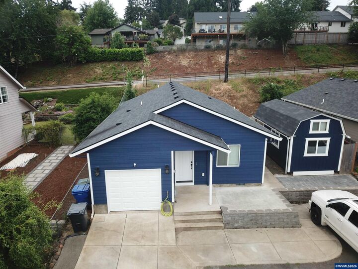 Property Photo:  928 Trust Ln SE  OR 97306 