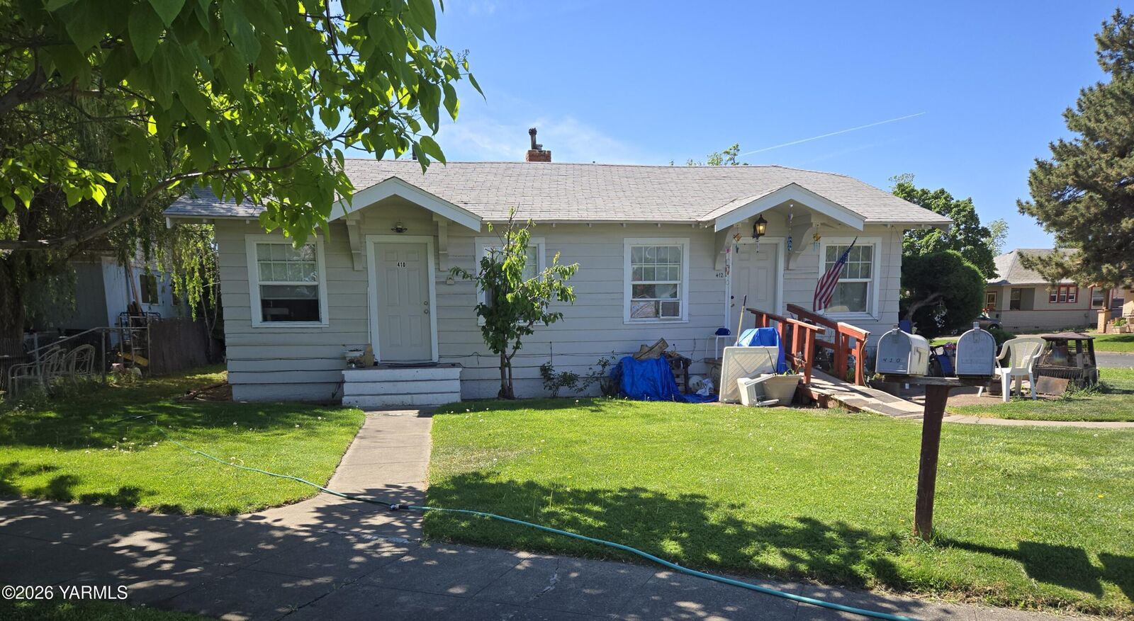 Property Photo:  410 S Queen Ann Blvd  WA 98902 