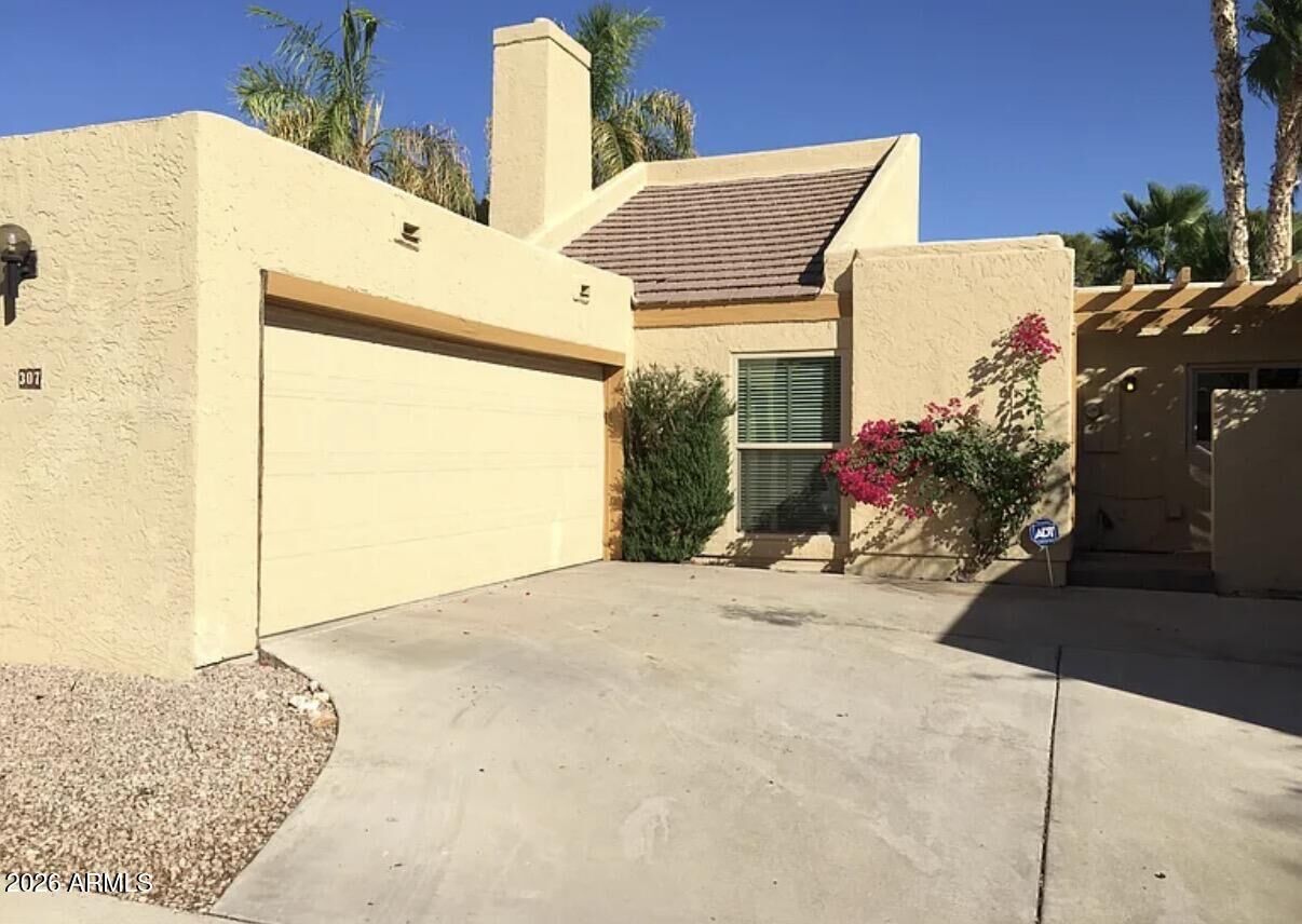 Property Photo: 307 E Embassy Street AZ 85288