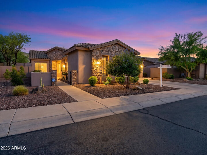 Property Photo: 1915 E Latona Road AZ 85042
