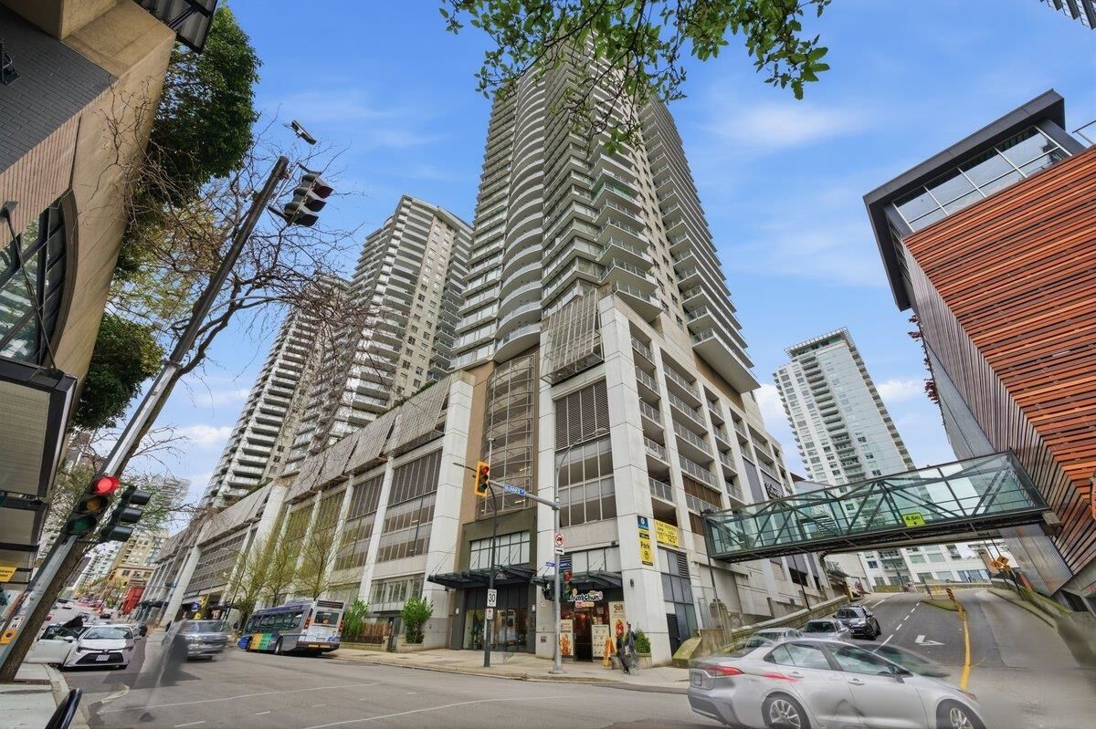 Property Photo:  898 Carnarvon Street 1803  BC V3M 0C3 