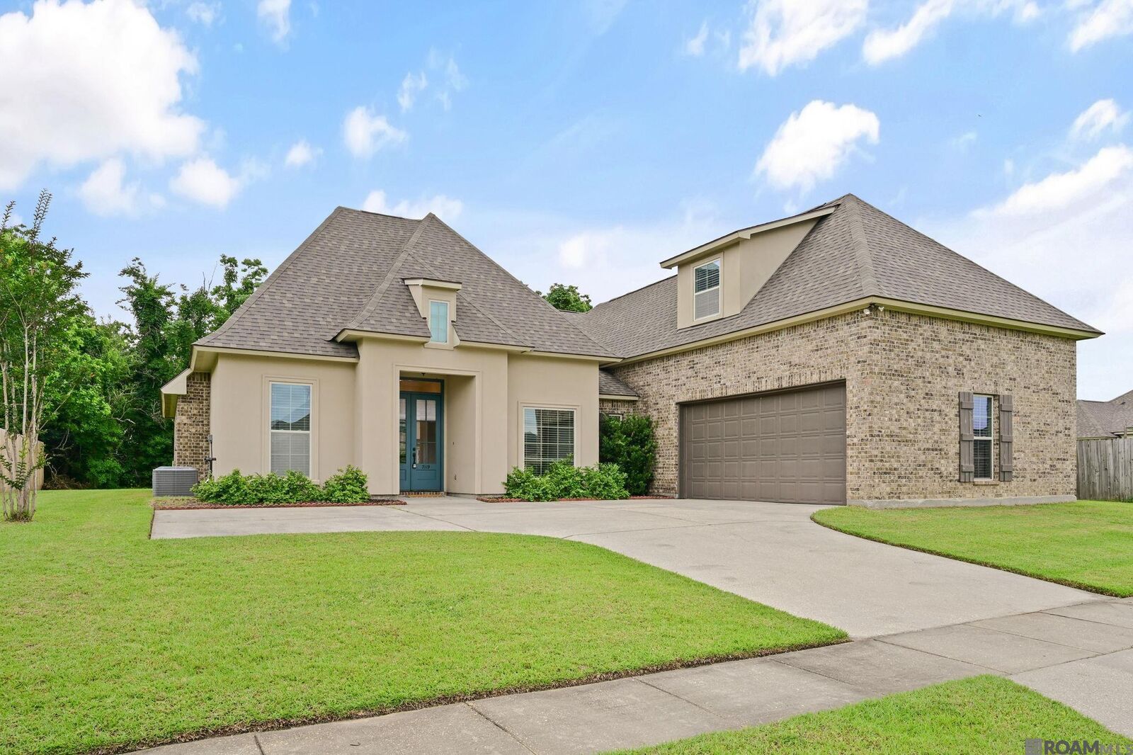 Property Photo:  7119 Lakecrest Dr  LA 70791 