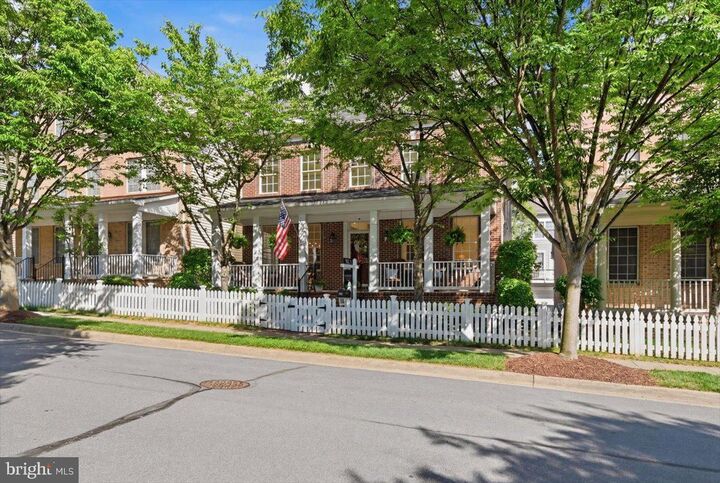 Property Photo:  1006 Heritage Fields Avenue  MD 20850 