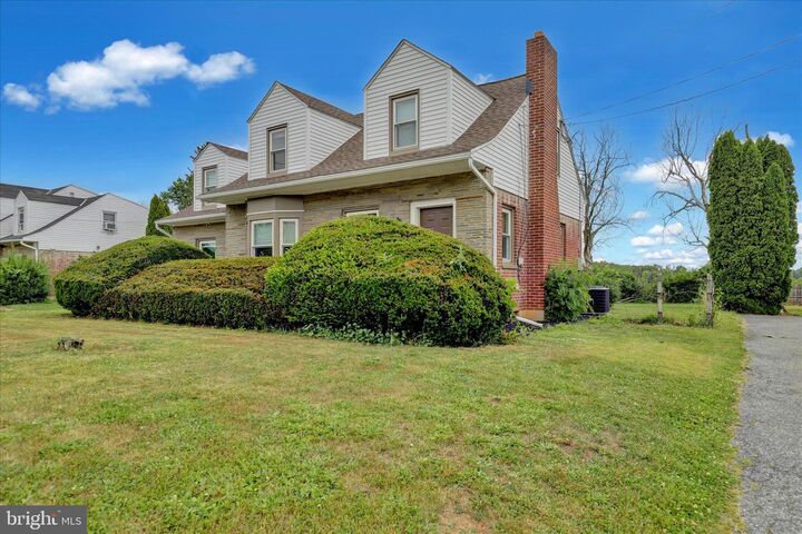 Property Photo: 2145 Fruitville Pike PA 17601