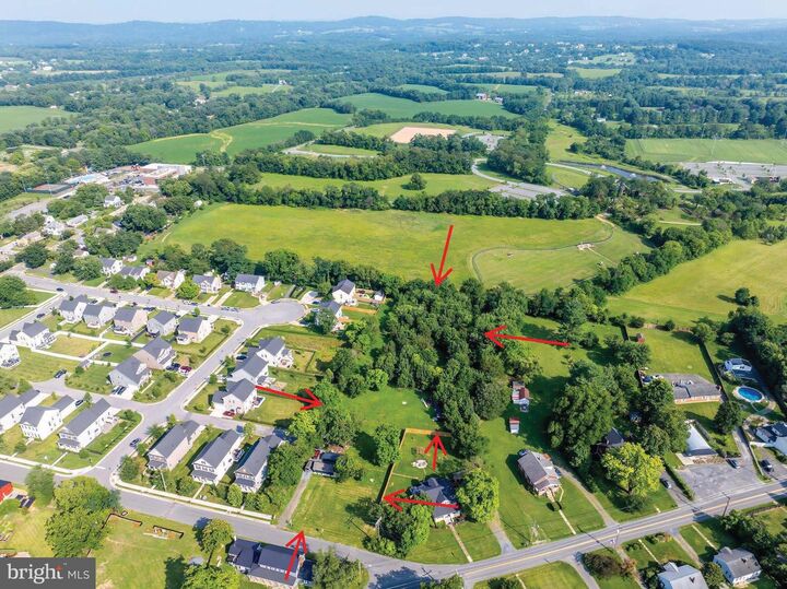 Property Photo:  23 S Locust Street  VA 20180 