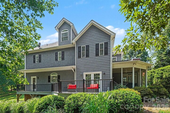 Property Photo: 162 Twin Lakes Drive NC 28625
