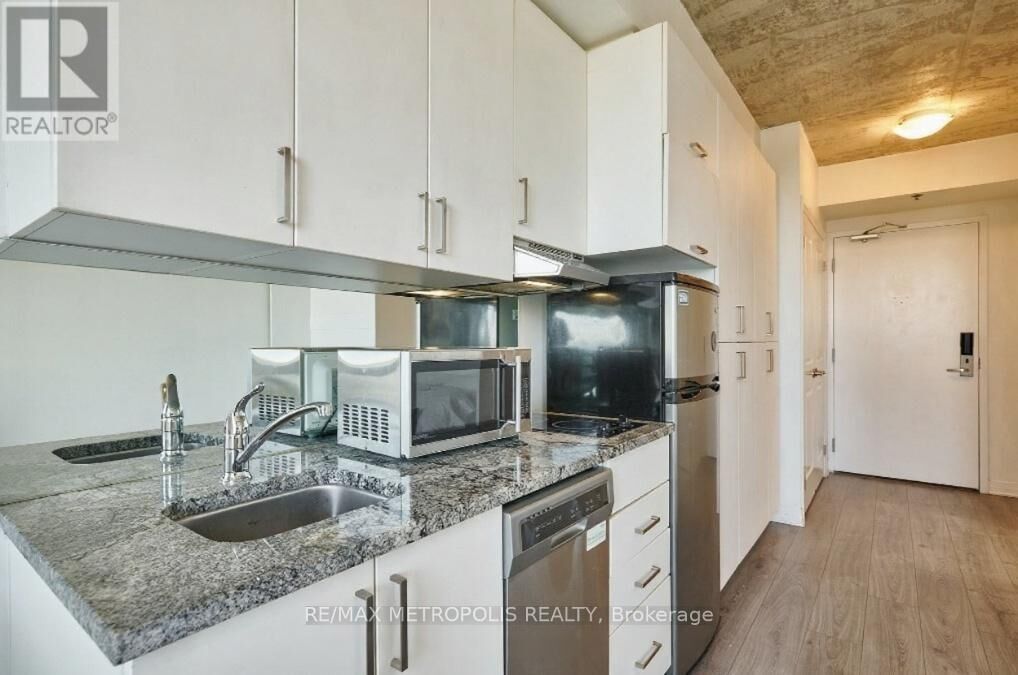 Property Photo: 1900 Simcoe Street North 413 ON L1G 4Y3