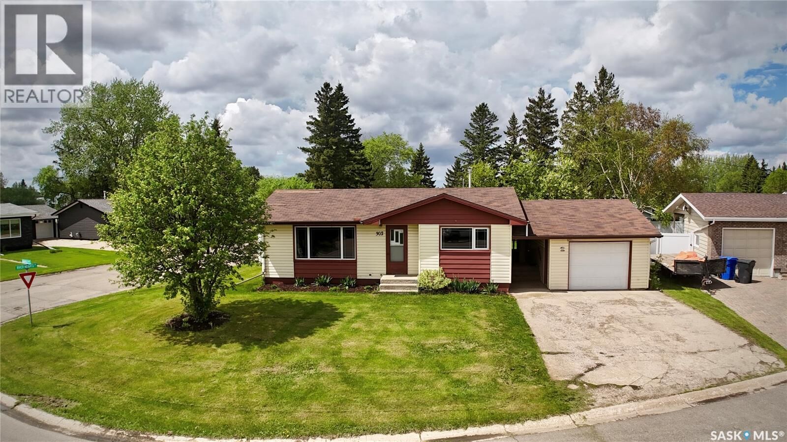 Property Photo: 302 Maple Bay SK S0A 2A0