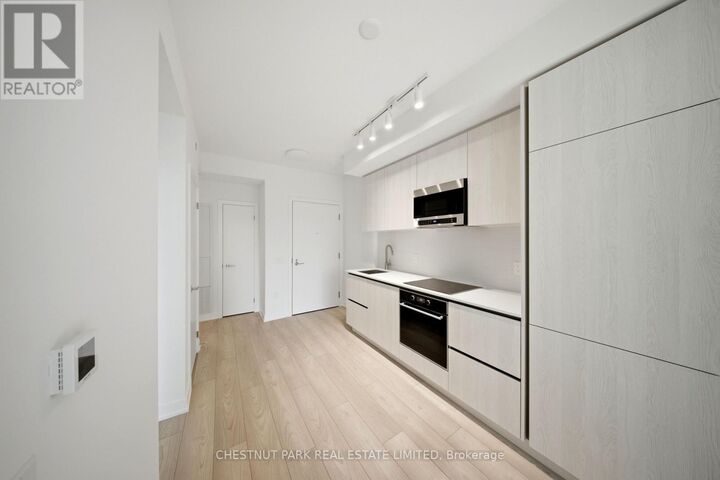 Property Photo: 110 Broadway Avenue 1113S ON M4P 1V7