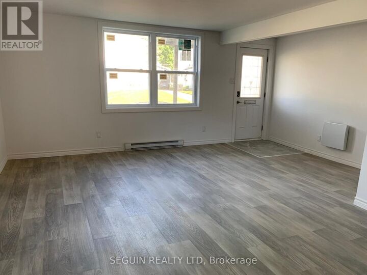 Property Photo:  471-473 Emerald Street  ON K6A 1S5 