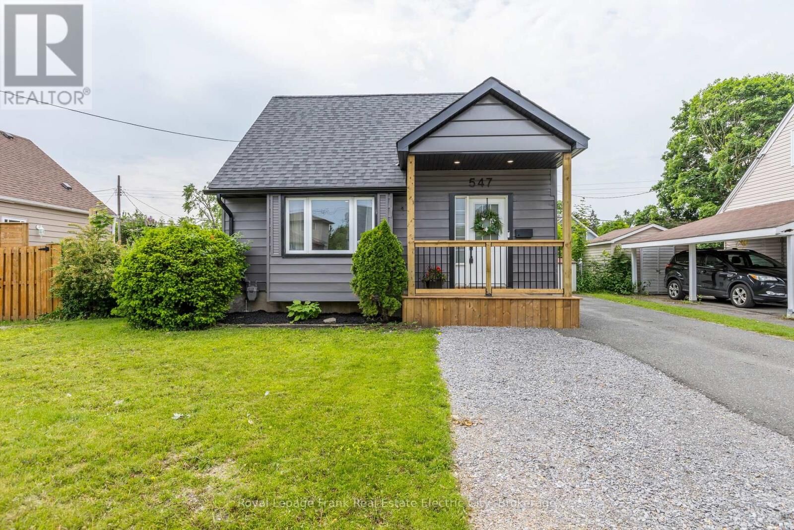 Property Photo:  547 Rose Avenue  ON K9J 4E6 