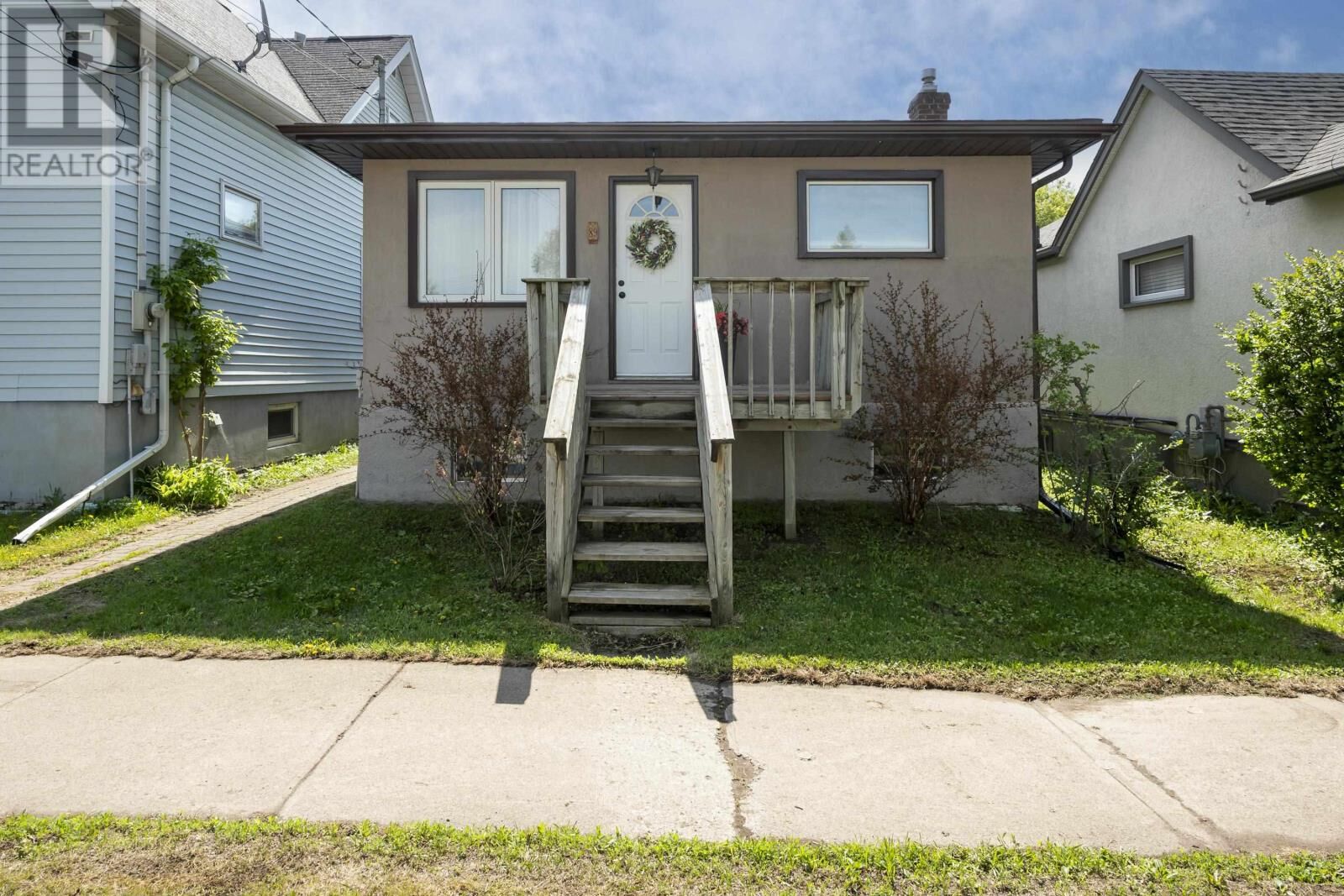 Property Photo:  89 Algonquin Ave S  ON P7B 4S7 