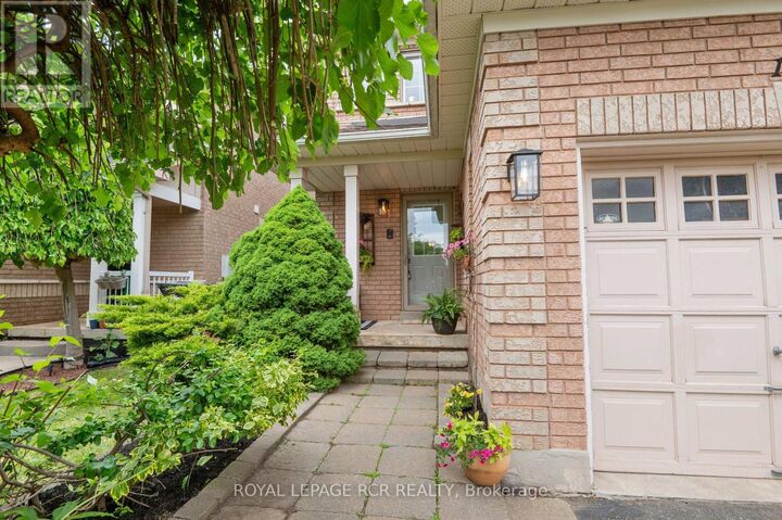 Property Photo:  13 Twin Pines Crescent  ON L7A 1M6 