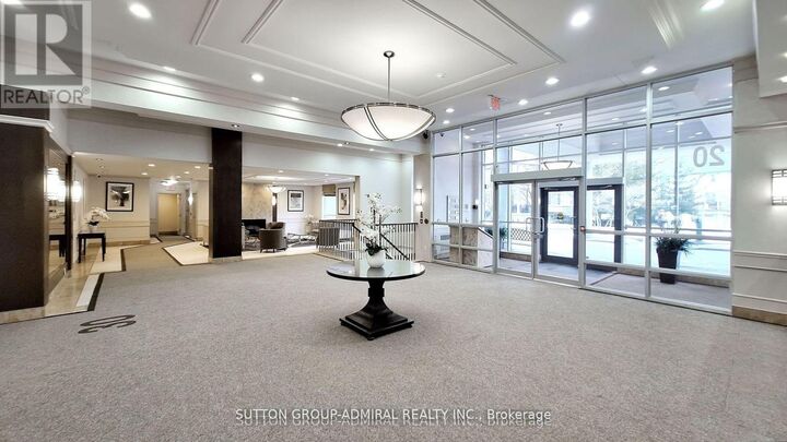 Property Photo:  20 North Park Road 811  ON L4J 0G7 