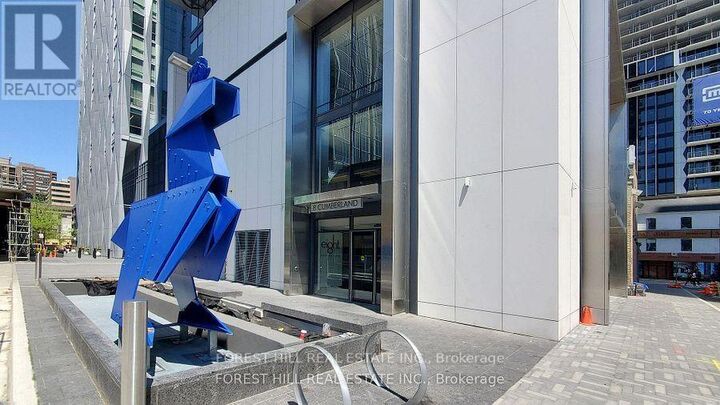 Property Photo:  8 Cumberland Street 4703  ON M4W 0B6 