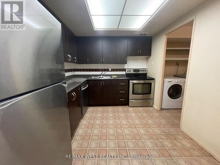 Property Photo: 3303 Don Mills Road 2905 ON M2J 4T6