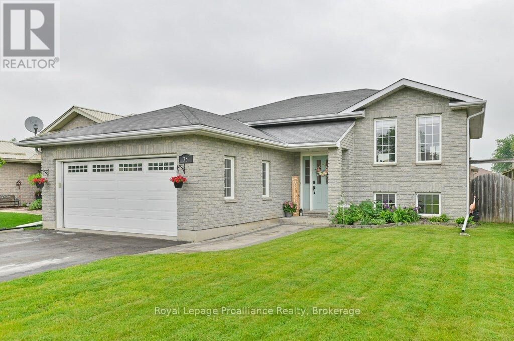 Property Photo:  35 Ridgeview Lane  ON K8V 5P8 