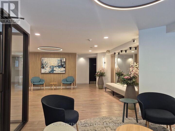 Photo de la propriété:  225 Alvin Road 408  ON K1K 4H6 