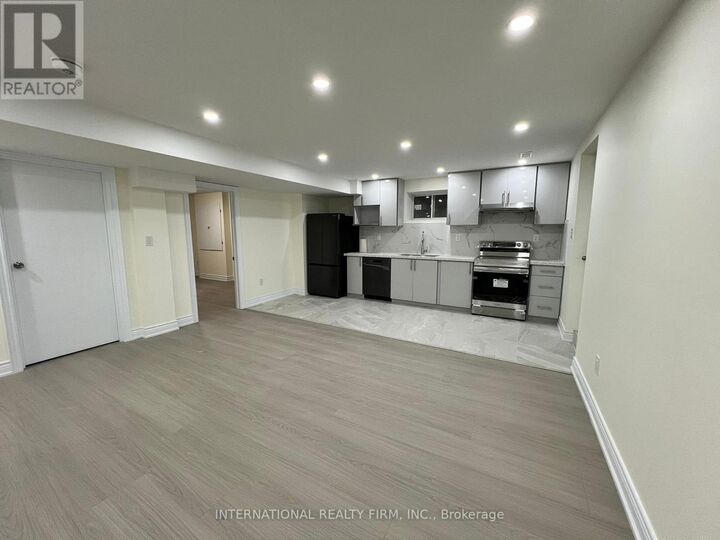 Property Photo: 216 Wesmina Avenue ON L4A 5A2