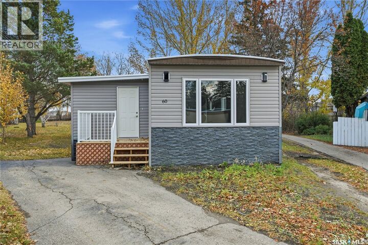 Property Photo: 60 1035 Boychuk Drive SK S7H 5B2