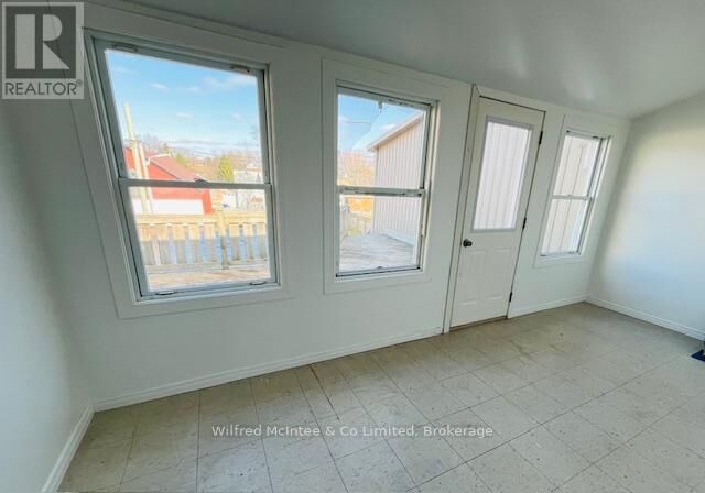 Property Photo: 82/84 Elora Street ON N0G 2J0