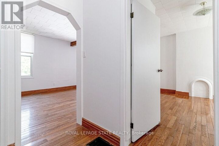 Property Photo:  170 Cannon Street West  ON L8R 2C1 