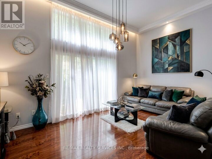 Property Photo: 11 McCallum Court ON L6V 3V6