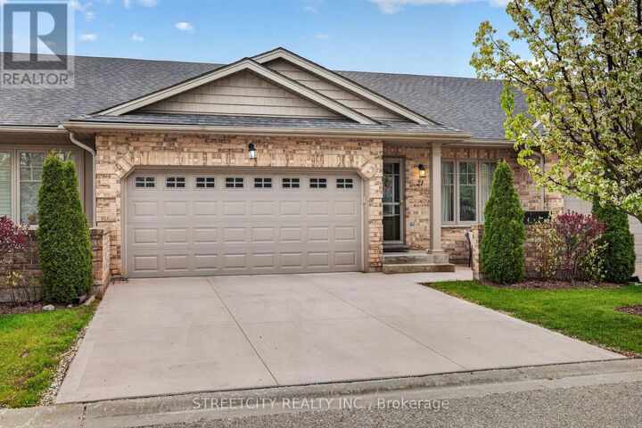 Property Photo: 2100 Denview Avenue 21 ON N6G 0J5