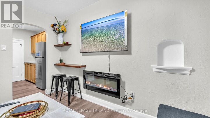 Property Photo: 111 Dundas Street 1 ON N6A 1E8