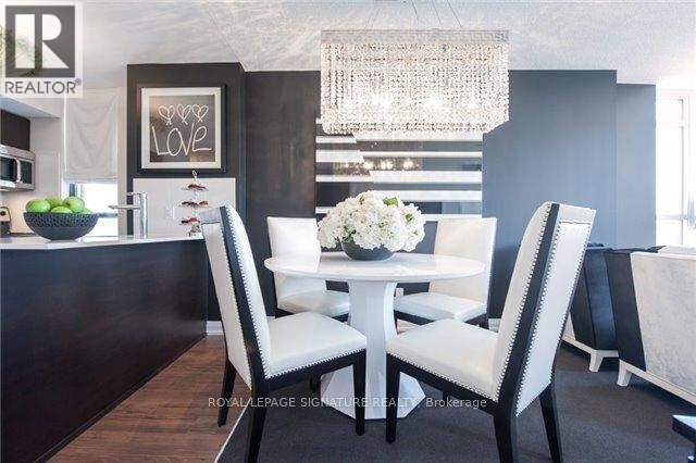 Property Photo: 305 Roehampton Avenue 614 ON M4P 0B2