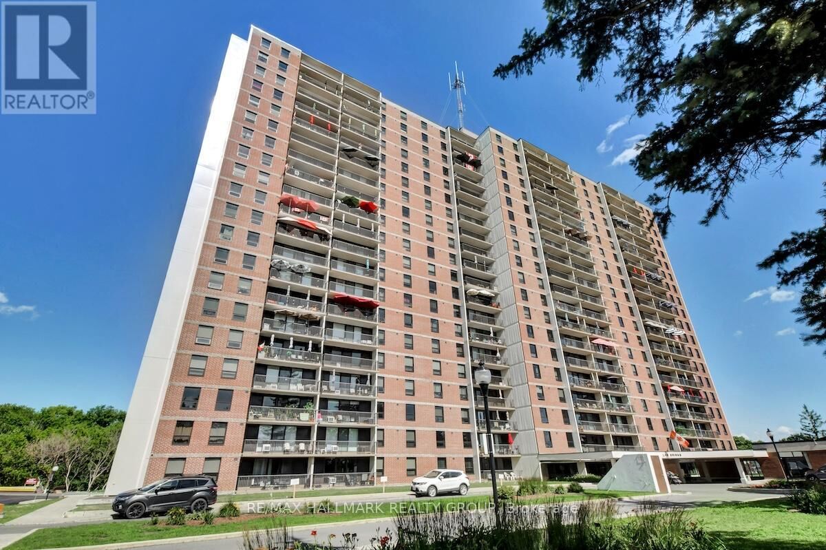 Property Photo:  665 Bathgate Drive 1007  ON K1K 3Y4 
