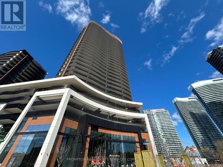 Property Photo: 18 Esther Shiner Boulevard 1102 ON M2K 0J7