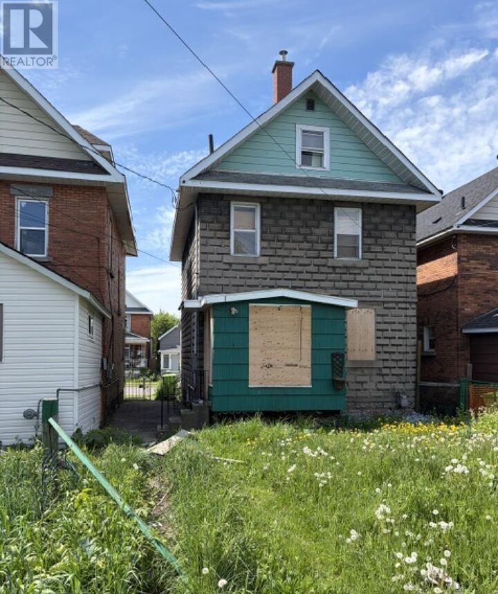Property Photo: 56 Cathcart St ON P6A 1E1