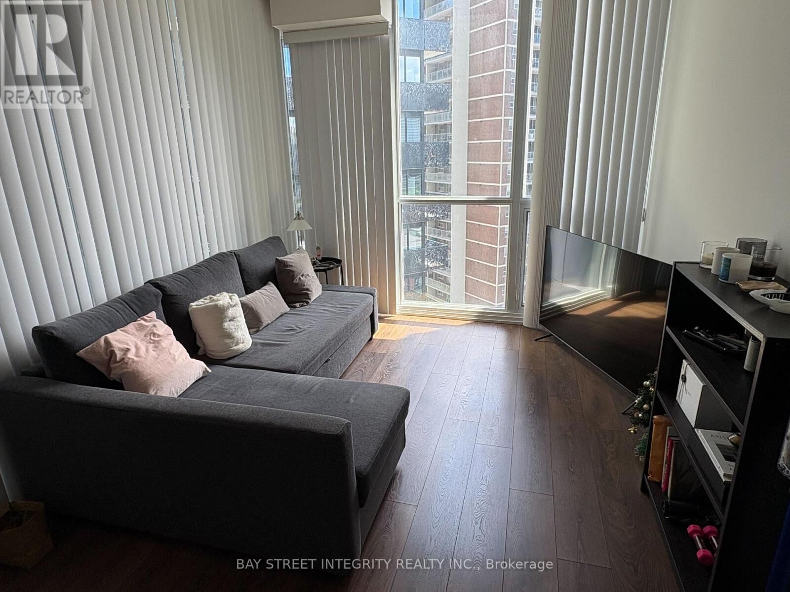 Property Photo:  45 Charles Street East 1912  ON M4Y 0B8 