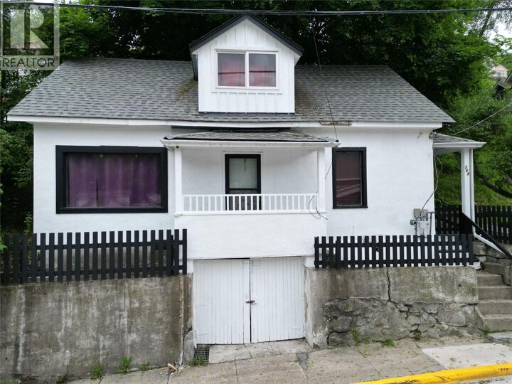 264 Old Rossland Avenue — photo 1