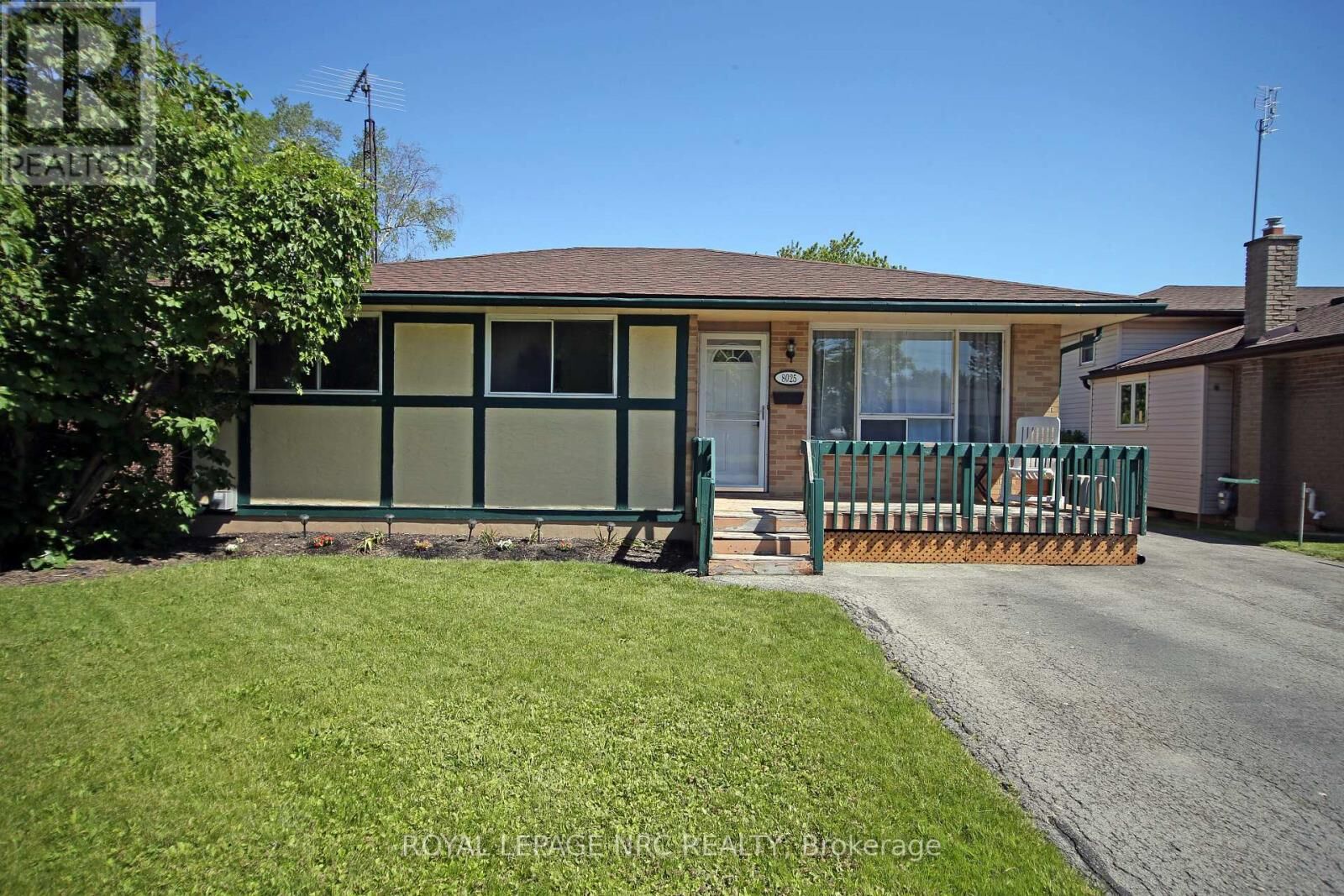 Property Photo:  8025 Thorton Street  ON L2H 2C2 