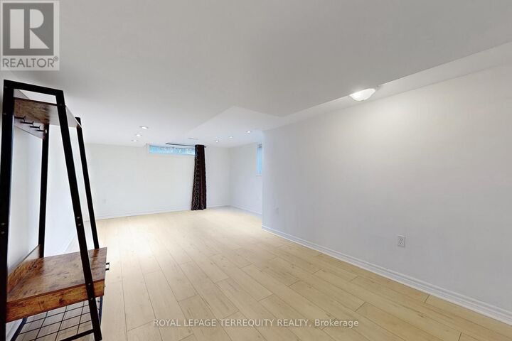 Property Photo:  246 Elizabeth Street  ON L1J 5S4 