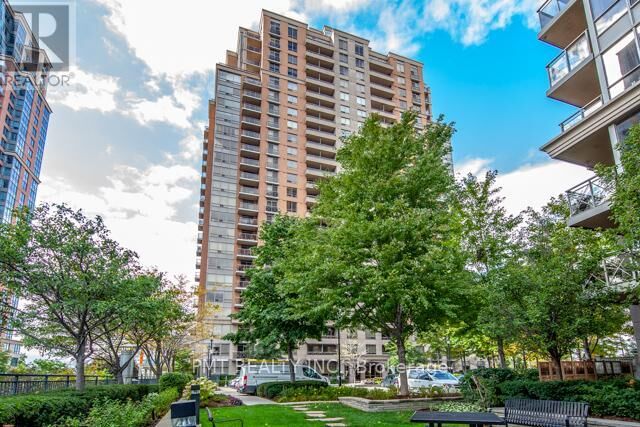 Photo de la propriété:  5233 Dundas Street West 1522  ON M9B 6M1 